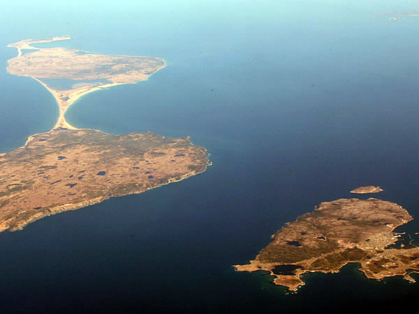 Cette image a un attribut alt vide ; son nom de fichier est saint-pierre-et-miquelon..jpg